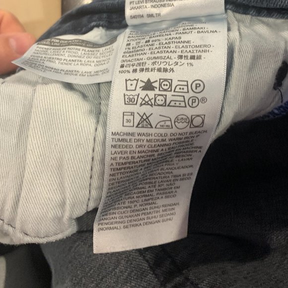 LEvi's 512 dark wash Men's jeans W30 L32 tapered fit Skinny jeans - Picture 7 of 9